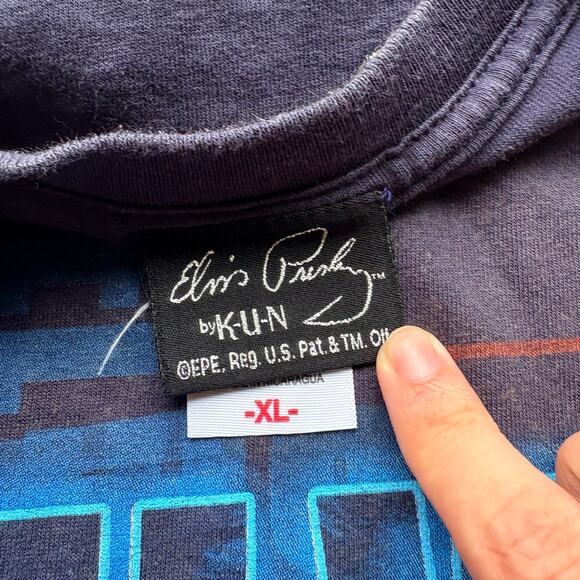 Vintage Y2K Elvis Presley Graphic T-shirt‎ - Picture 2 of 3